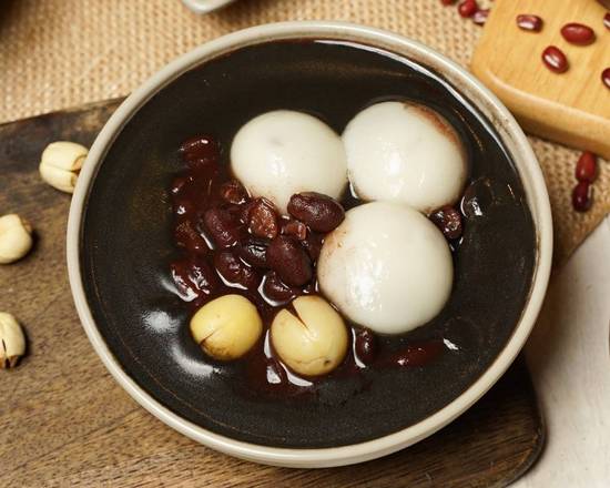 Sesame & Red Bean Soup with Glutinous Rice Balls 芝麻糊紅豆沙配湯丸